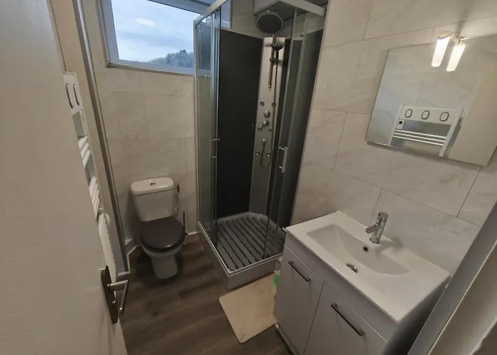 Apartment - Etoile Des Neiges - Ambiance Montagne - Renove, 2 Wifi - Randonnee La Roche Des Fees *